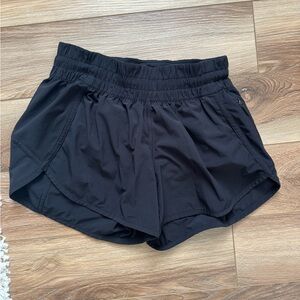 Lululemon Athletica Black Hotty Hot Low-Rise Lined Short 2.5"